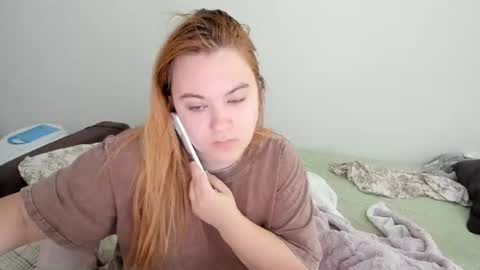 appleyummybuns online show from June 13, 7:28 am