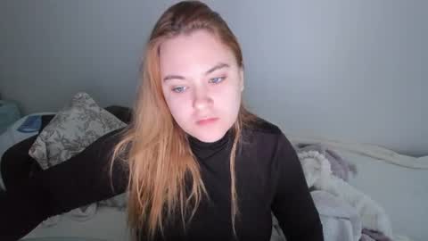 appleyummybuns online show from June 17, 10:49 am