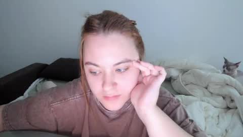 appleyummybuns online show from June 6, 11:49 am
