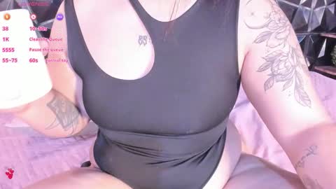 apprilfoxx online show from February 11, 2:51 pm