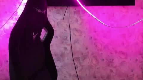 aprill_o_nill online show from March 4, 12:56 pm