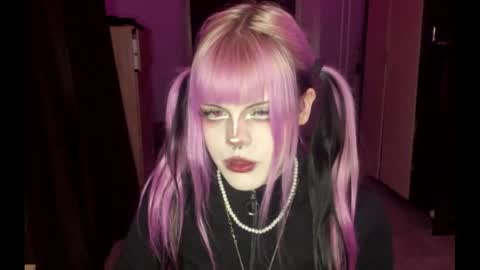 Alice D online show from May 1, 9:40 pm
