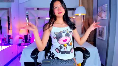 Aria Jones online show from April 8, 10:34 pm