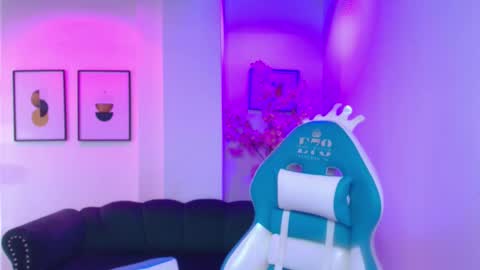 arianna_sweeet online show from March 27, 4:47 am