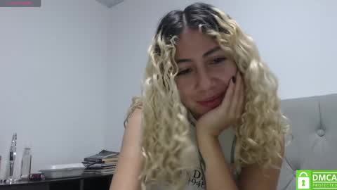 Ari Bunnie  online show from May 26, 8:35 am