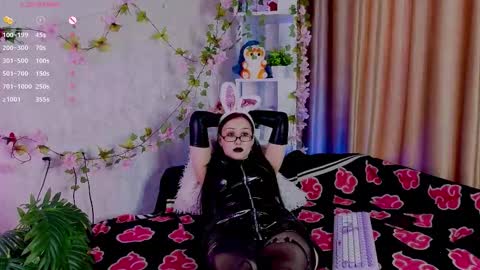 Dee online show from March 11, 5:33 am