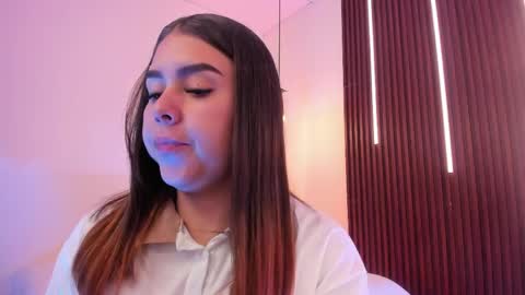  Arianna  online show from April 8, 1:02 pm