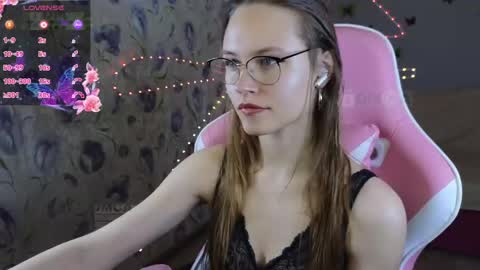 armurra online show from May 21, 4:32 am