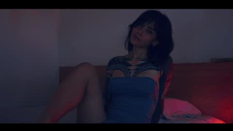 Linda  independent model artgeea online show from May 23, 9:13 pm