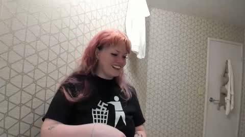 ArtsyHeartsyy online show from March 15, 1:29 am