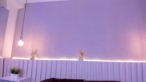 I am Ashley online show from October 18, 6:53 pm