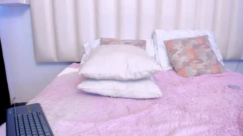 Ashly online show from April 6, 8:54 pm