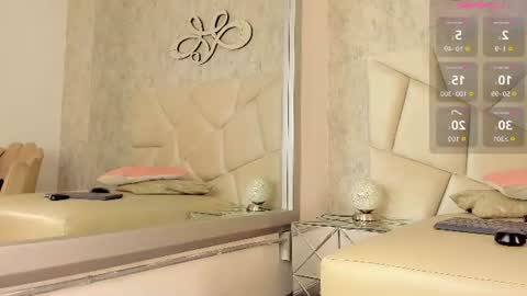 atenea lux online show from June 12, 4:09 am