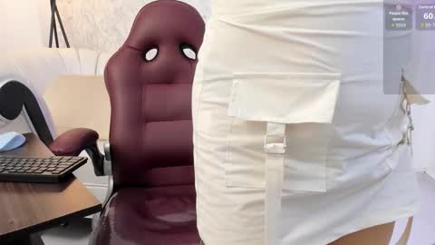 Aura sanders online show from March 27, 11:44 am