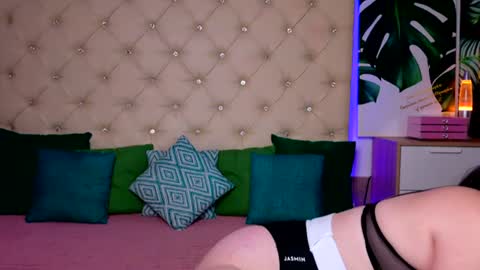 Ava online show from June 18, 4:47 am