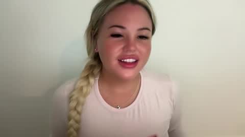 ur gf online show from April 8, 8:16 am