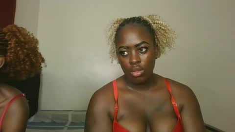avian_babe1 online show from July 28, 4:39 pm