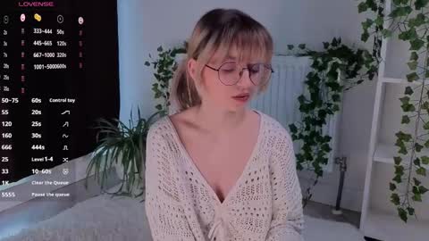 aviaveavi online show from March 23, 2:34 pm