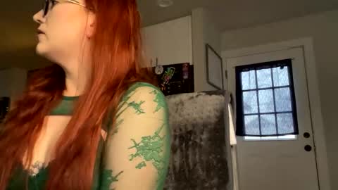 avie1020 online show from March 23, 2:12 pm