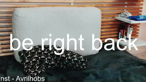 Avril online show from April 27, 7:11 pm