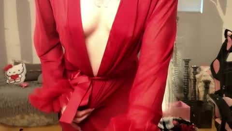 awesomeblossommm online show from June 15, 7:14 pm