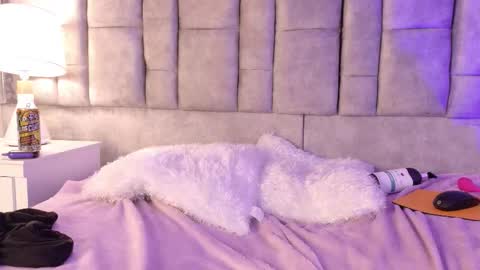 ayla_han online show from March 7, 4:30 am