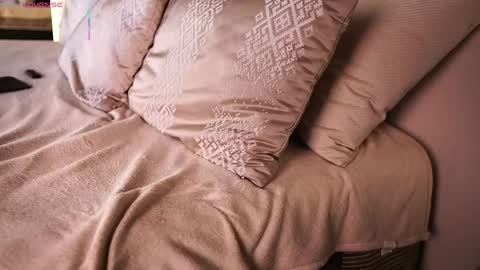 Aylin Millerxs online show from April 12, 6:33 pm