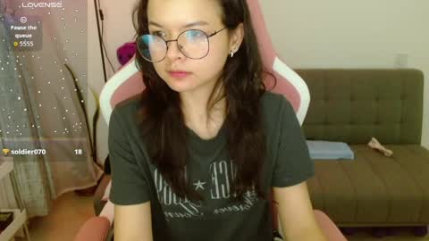 Azu  online show from May 28, 1:14 am
