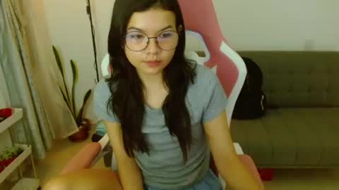 Azu  online show from July 21, 12:11 am
