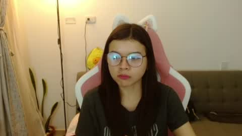 Azu  online show from July 12, 1:28 am