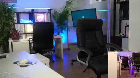 Olivia and Lexi online show from July 20, 5:10 am