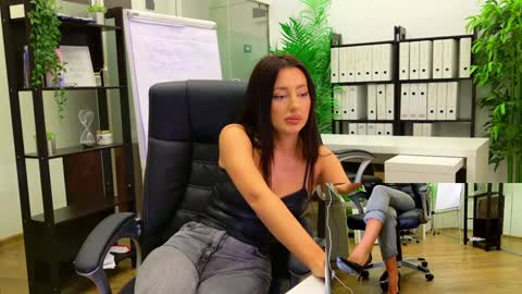 Olivia and Lexi online show from October 7, 4:50 am