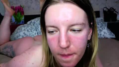 holly online show from April 28, 3:38 pm