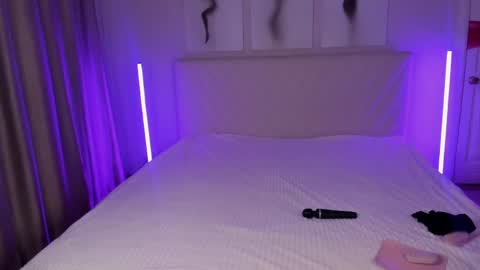  Emma online show from April 12, 7:49 pm