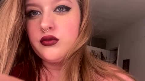 barefootbabydoll96 online show from April 12, 3:20 am