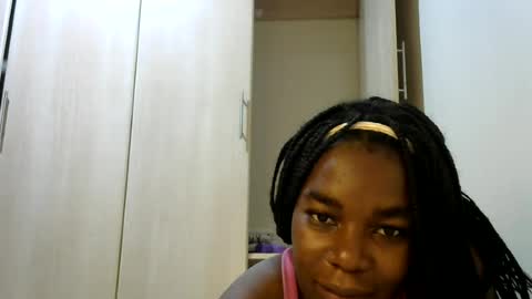 bayleen online show from June 25, 6:18 am