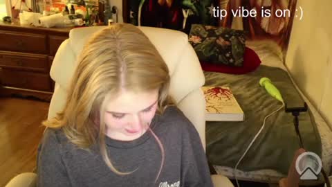 bbyalice18 online show from July 25, 5:58 am
