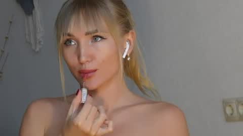 Chloe online show from April 23, 12:29 pm