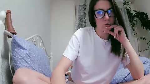 BeatriceTender online show from February 6, 8:02 pm