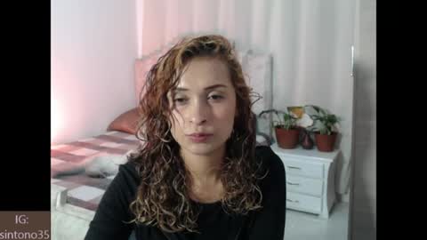 becca_milani2 online show from July 31, 11:06 pm