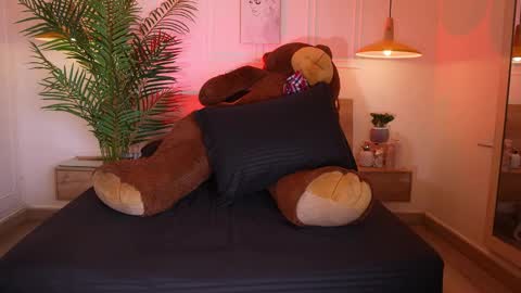    online show from March 13, 12:39 pm