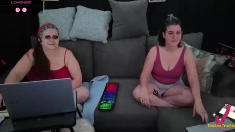 Bella James online show from December 17, 5:06 pm