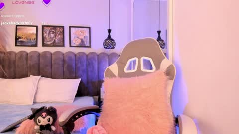 bella_peach_ online show from April 11, 7:56 am