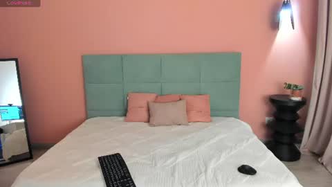 Bella NEW ROOM online show from July 27, 1:35 am