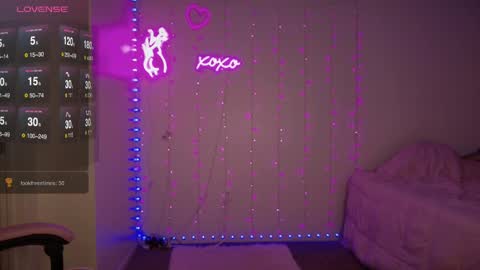 Bella Monroe online show from April 19, 5:07 am