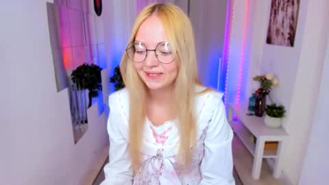 Bella online show from September 19, 10:53 pm