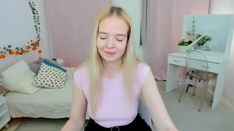 Bella online show from October 22, 10:26 pm