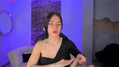 B E L L A  online show from June 15, 10:48 am