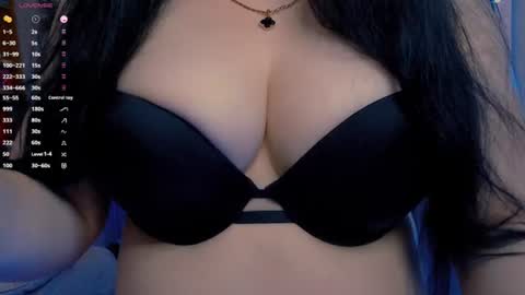 Hello I am kind friendly and cute girl online show from June 26, 1:23 pm