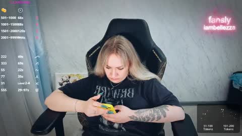 Your Annabelle Wolf  online show from April 3, 5:00 pm